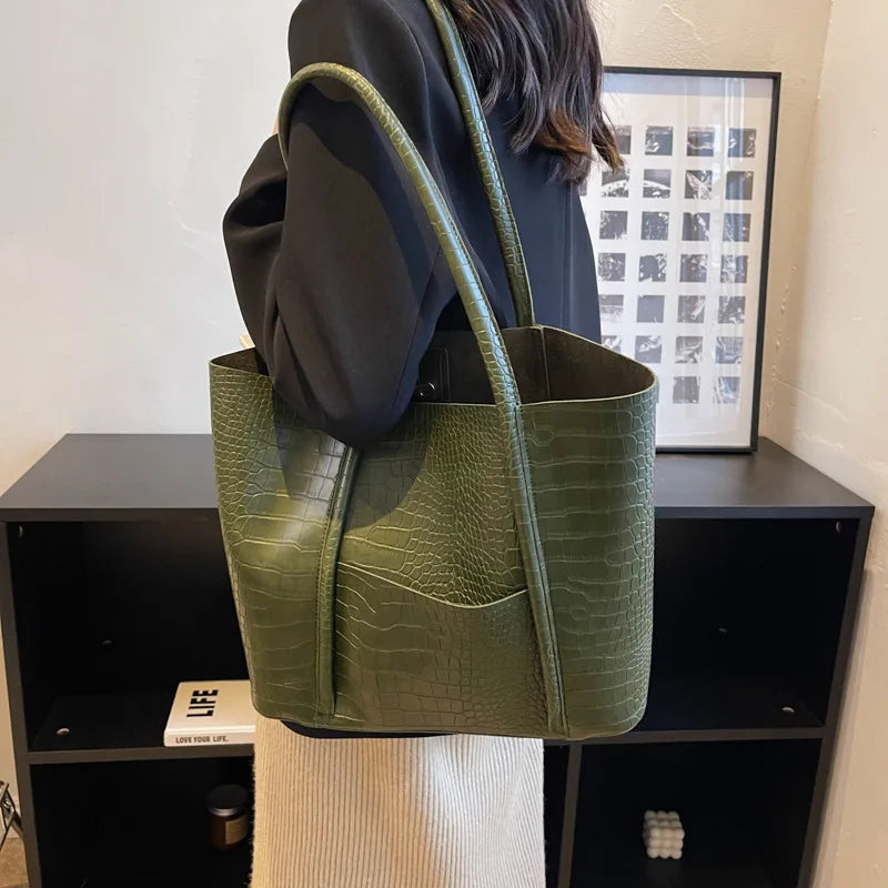 Christina™ | Stilvolle Schultertasche