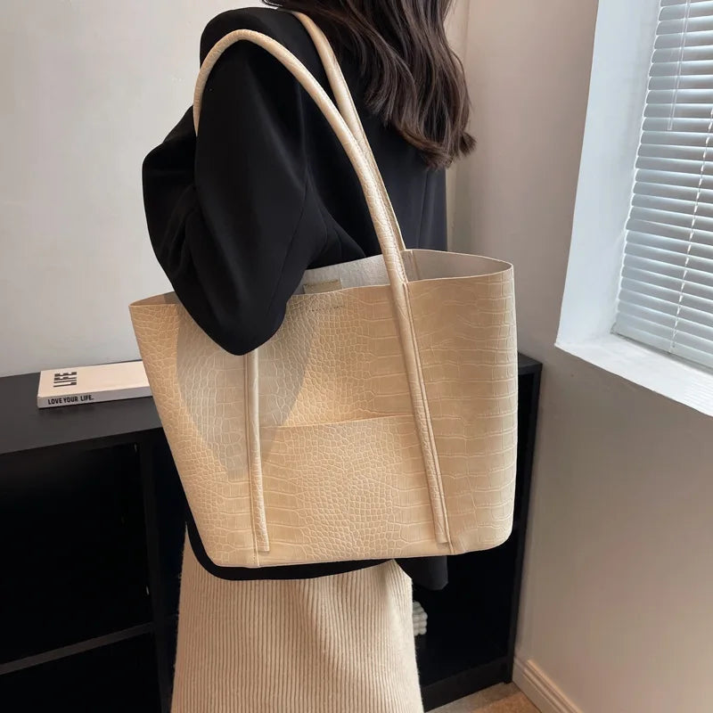 Christina™ | Stilvolle Schultertasche